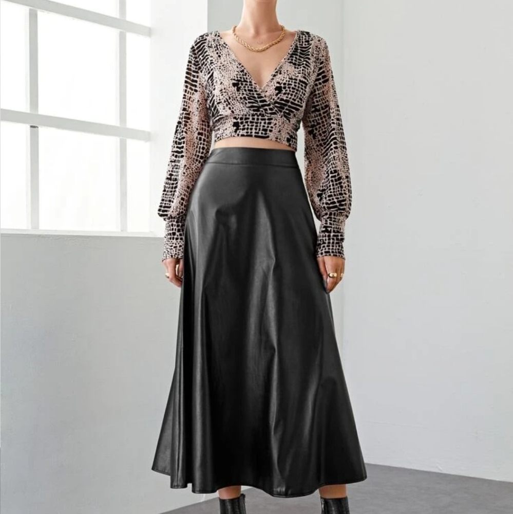 Made in Canada-Black désigner silk like Maxi skirt